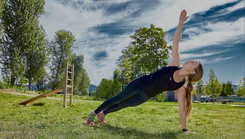 Lezione di yoga nella sede di via dei Pilastri